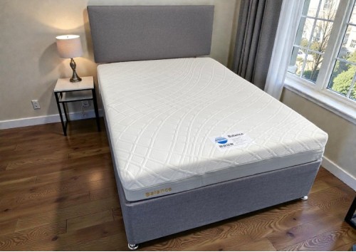 Balance 1000 5'0" King Divan Set